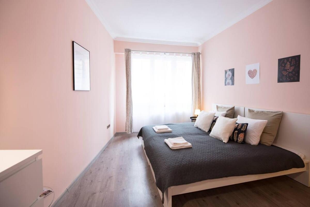 Ultra Central Large Home With Ac And Balcony Budapest Eksteriør billede
